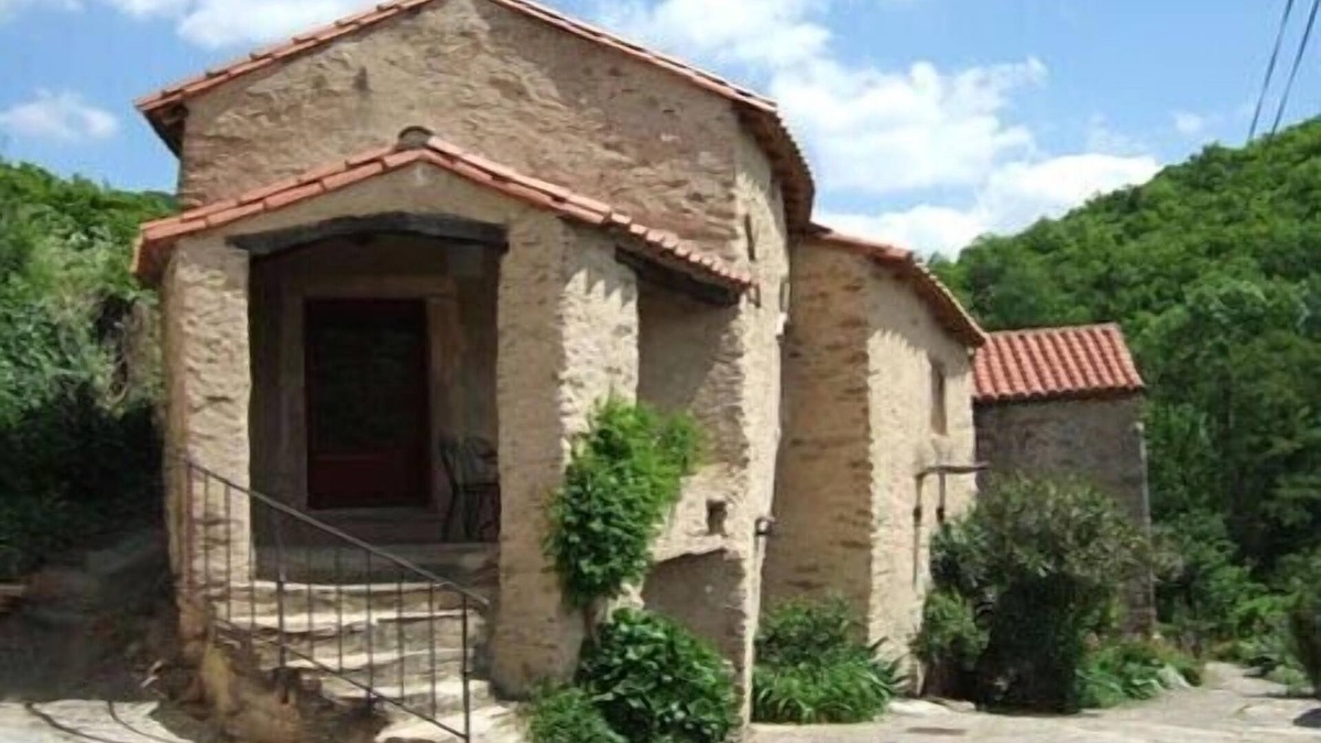 Premian House | In the heart of the Haut Languedoc gite sleeps 4 detached house with 2 mountain bikes