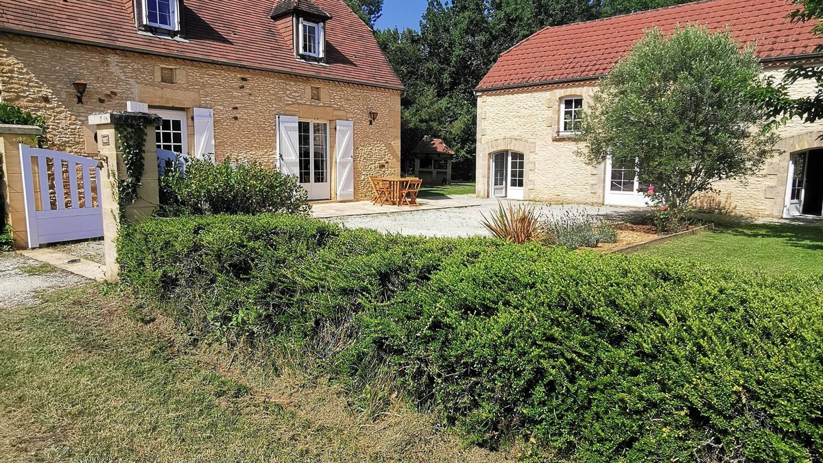 Simeyrols House | In the heart of the Périgord Noir near Sarlat 3-star house with swimming pool