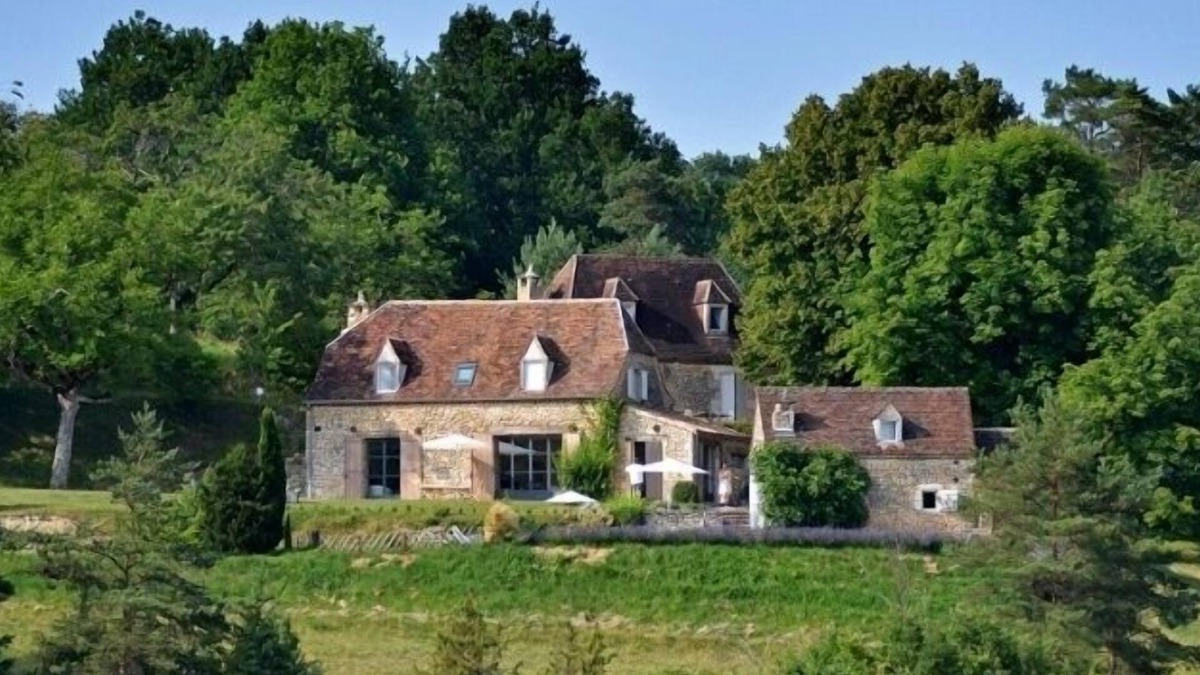 Thenon House | In the heart of the Périgord Noir, an old 18th century farm with complete independence