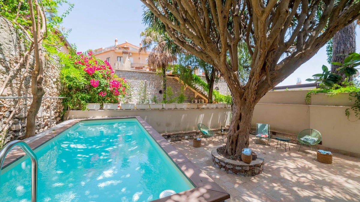 Taormina Villa | In the heart of the town
