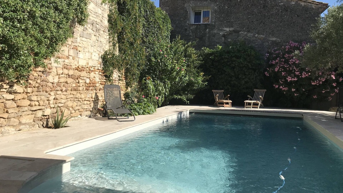 Redessan House | In the heart of the village, large family home 380 m2 with swimming pool