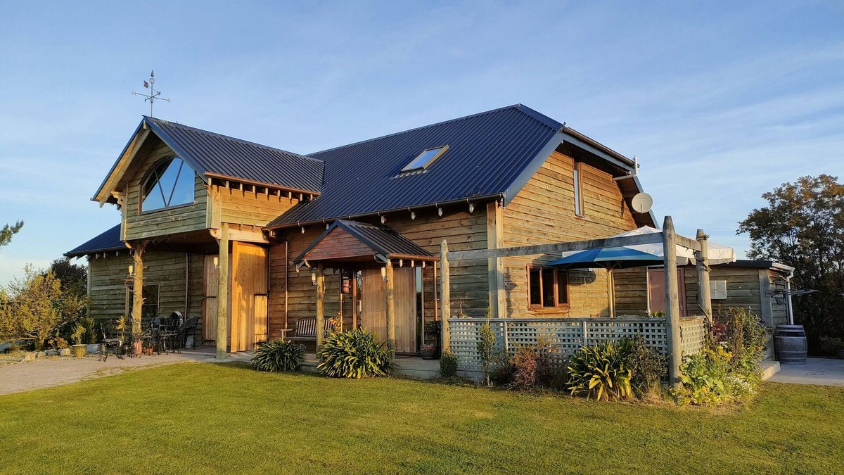 Grovetown House | In the Heart of the Vines