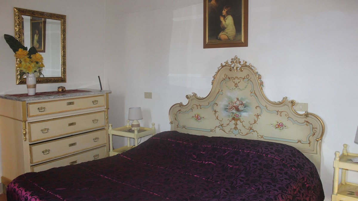 Santarello House | In the heart of Valdichiana historic Tuscan farmhouse, swimming pools for exclusive use