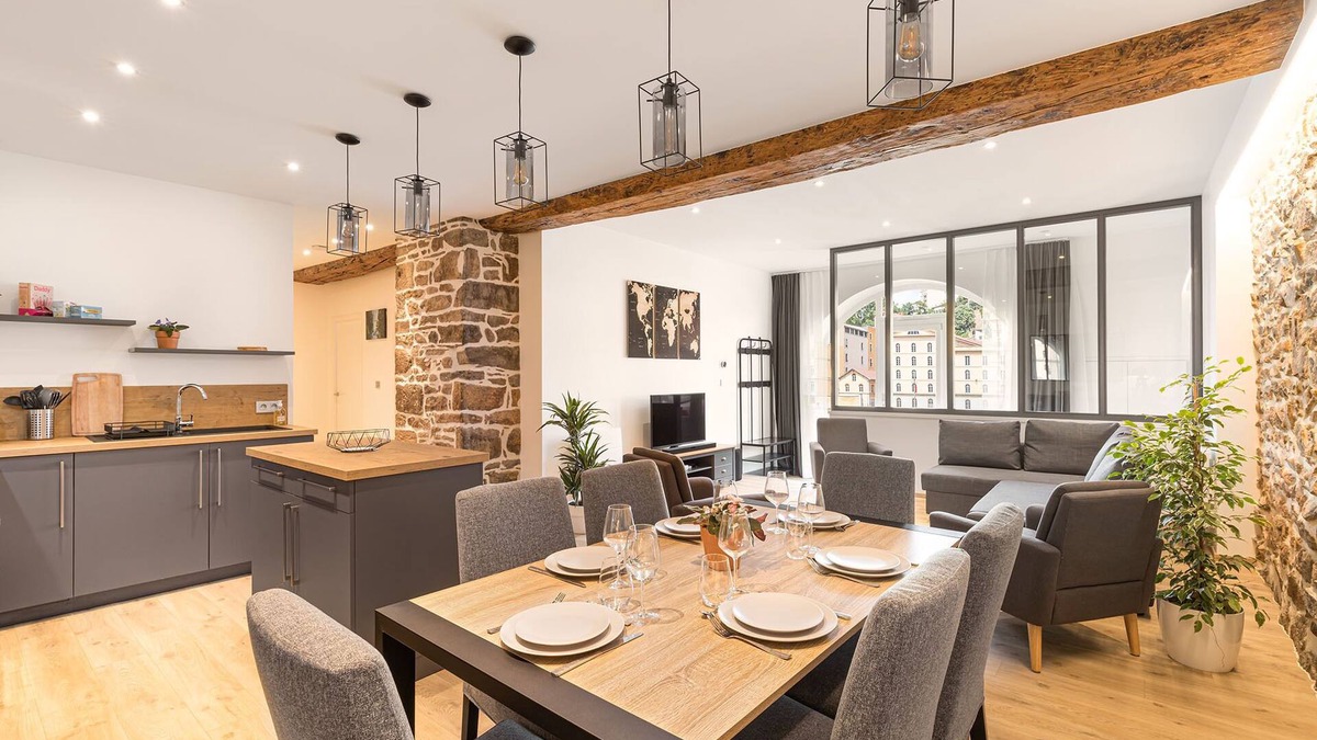 Fourviere Apartment | In the hyper-center, a stone's throw from Vieux-Lyon and Les Subsistances