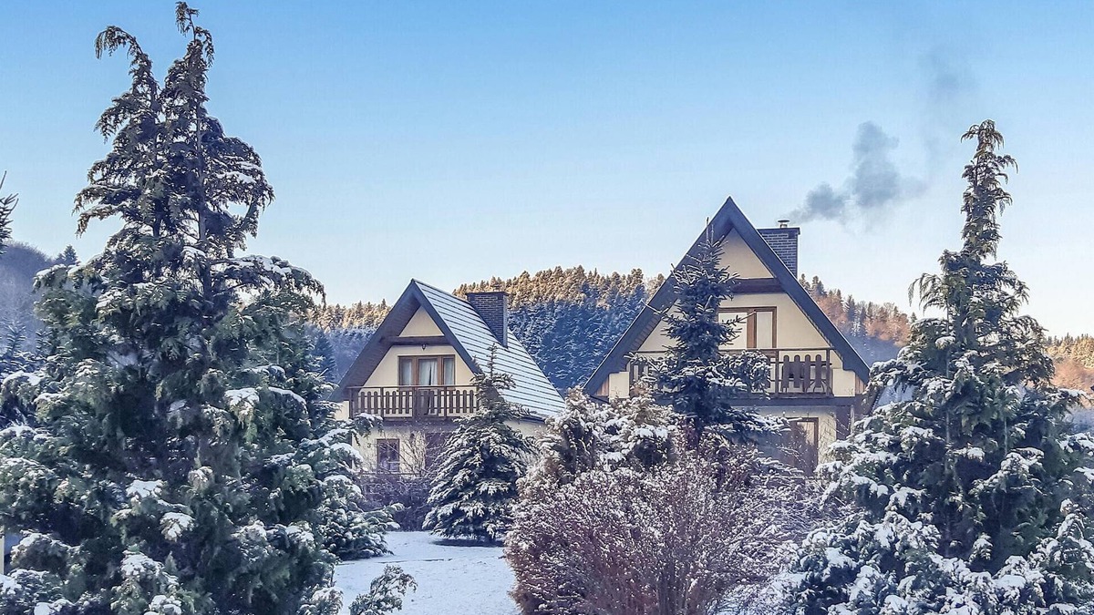 Lesko House | In the idyllic south of Poland, this cozy vacation home welcomes you in Lesko.
