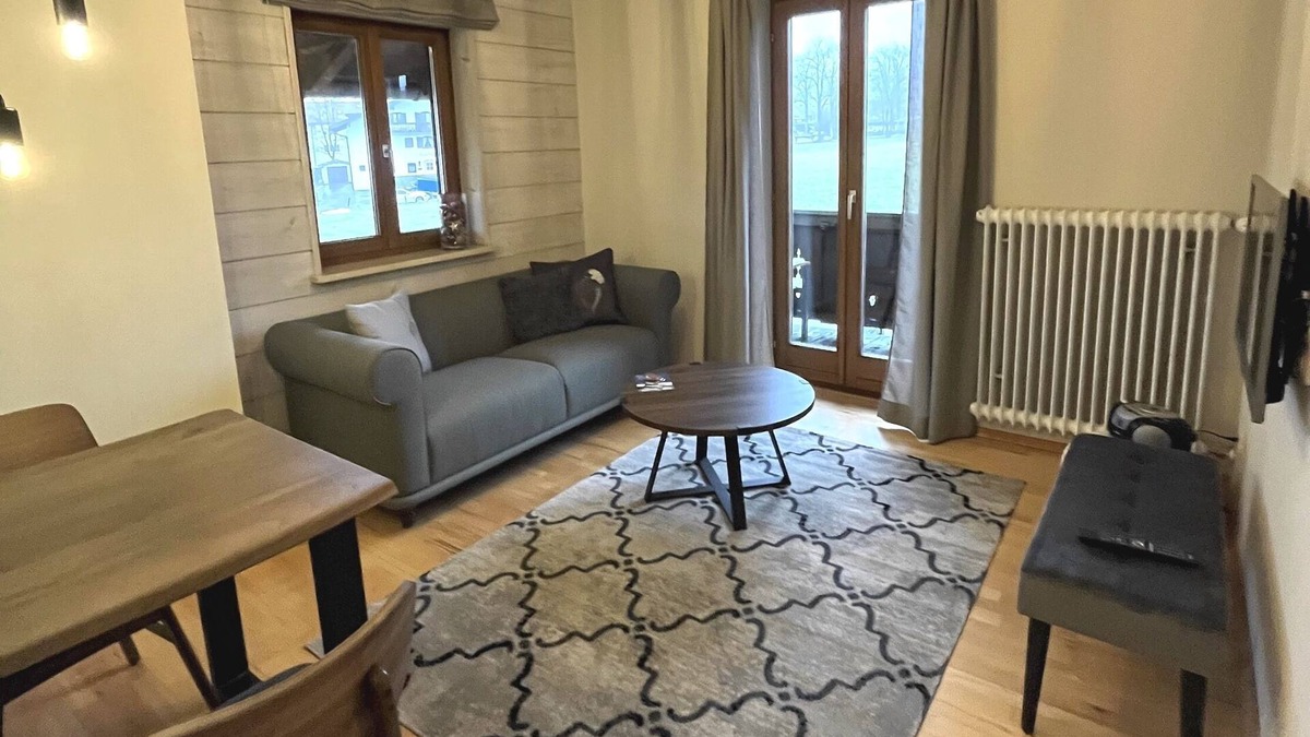 Abwinkl Apartment | In the immediate vicinity of the lake, small, fine apartment newly renovated