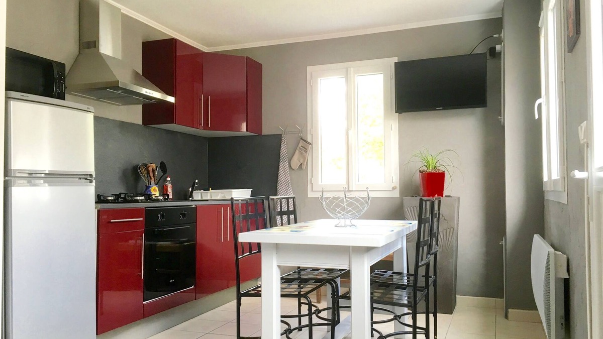 Ronce-les-Bains House | in the little blue cottage