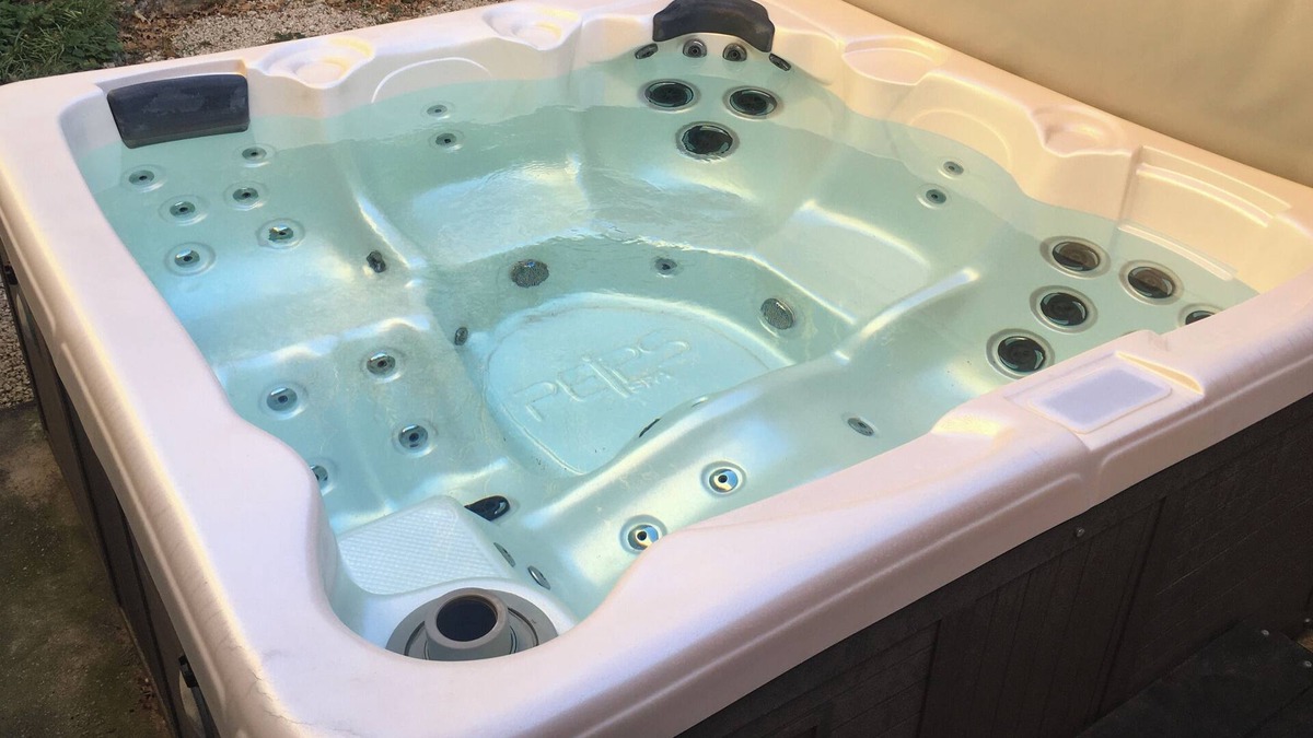 Reillanne House | In the Luberon, indulge yourself with a private spa and sauna
