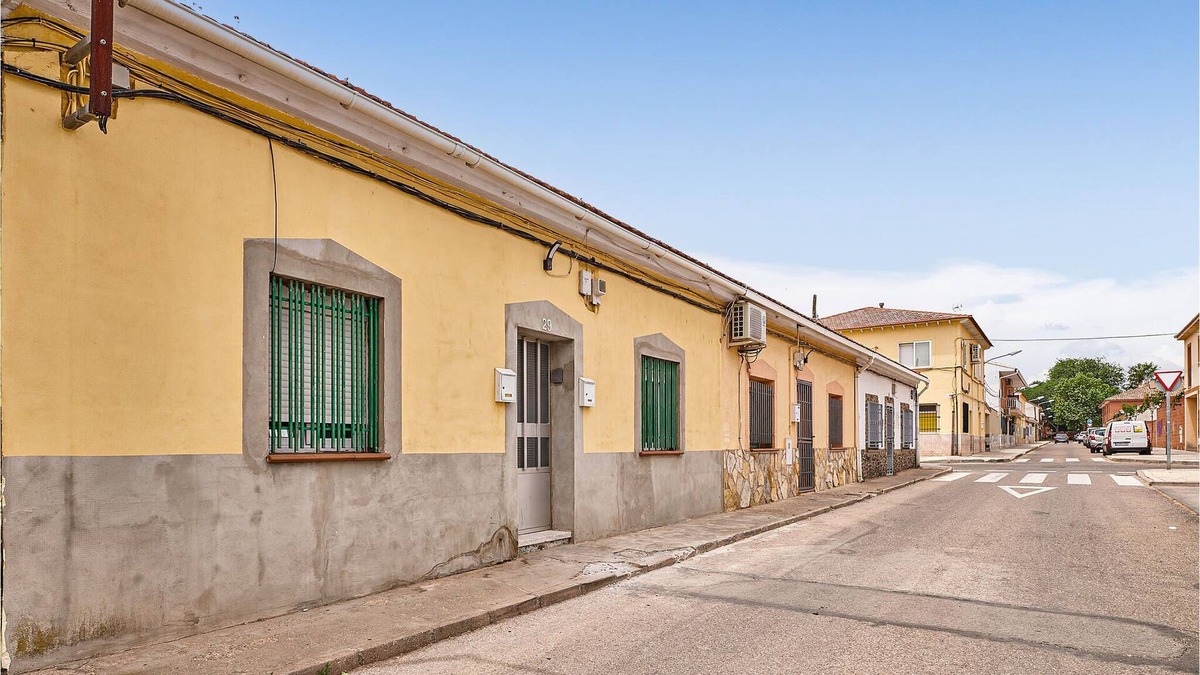 San Martin de la Vega Apartment | In the Madrid metropolitan area, this functional apartment welcomes you.
