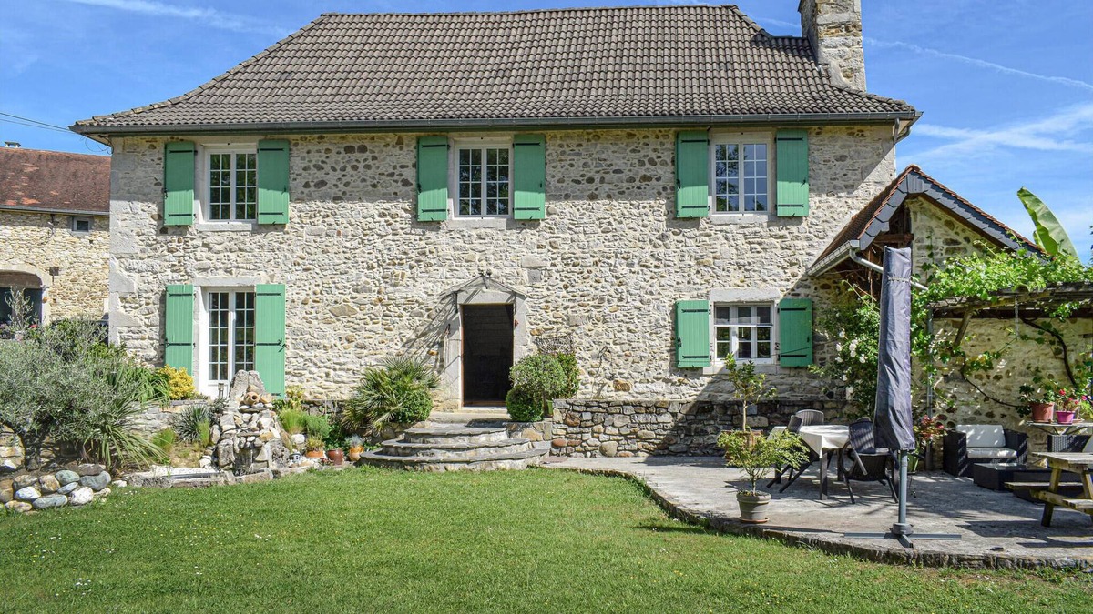 Gan House | In the midst of beautiful nature welcomes you this gorgeous farmhouse with beautiful garden.