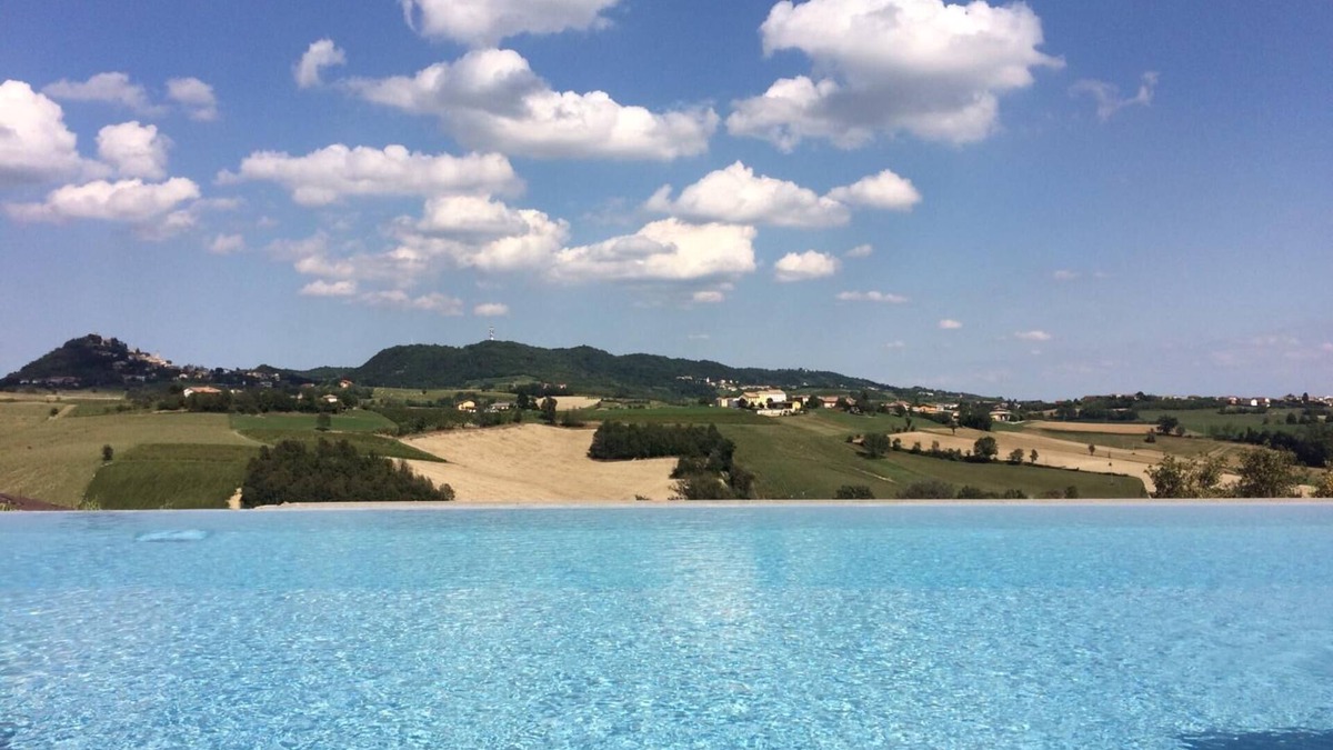 Sorina House | In the Monferrato, we welcome you Enjoy our indoor and outdoor swimming pools!