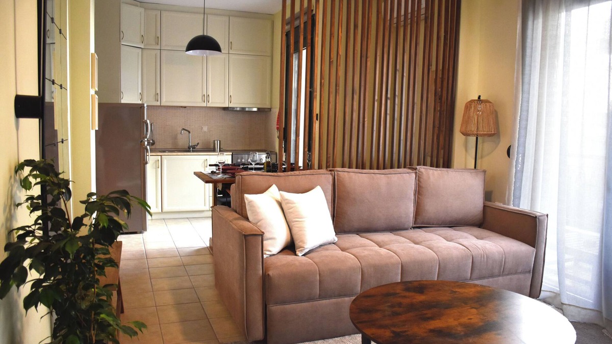 Kalamaria Condo | In the most beautiful area of Thessaloniki, in Aretsou Kalamaria . 1G Internet.