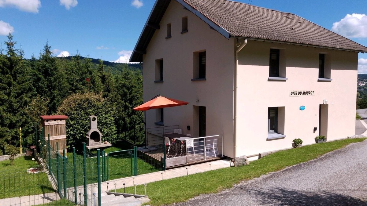 Le Syndicat Cottage | In the mountains with PRM access 15 km from Gérardmer "Gérardmer Fantastic Festival".