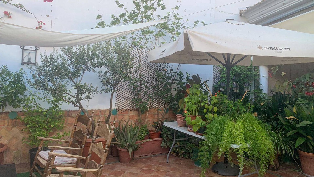 Almonte House | In the town of Almonte, the spacious vacation home offers you the ideal place for your family to rel