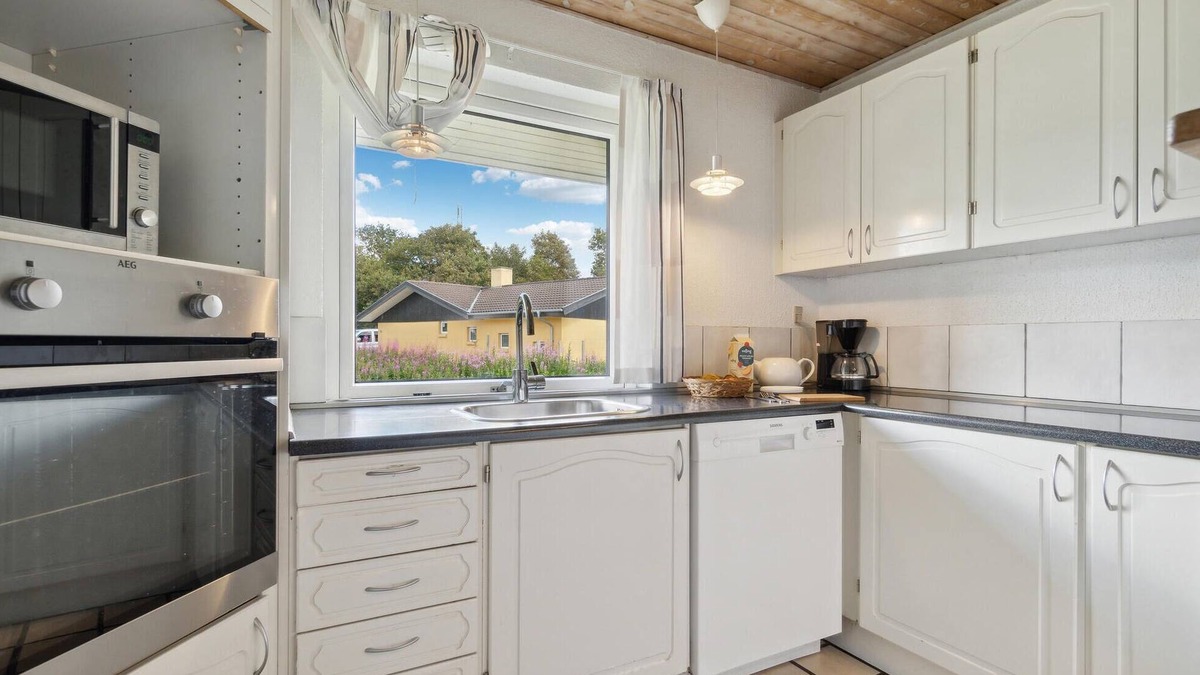 Jegum House | In the vacation village Jegum welcomes you this large vacation home with pool.