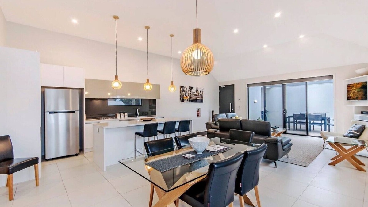Port Fairy Apartment | In the very heart of Port Fairy - Chimneys on Bank
