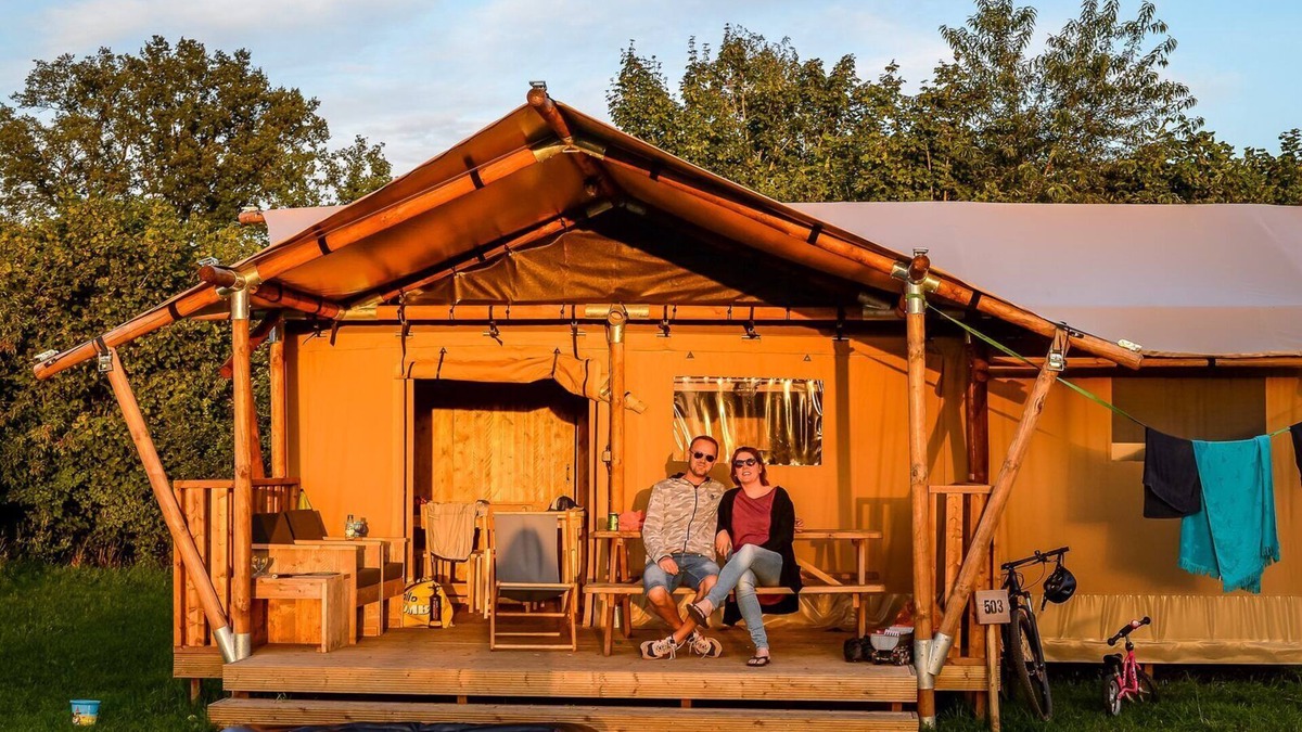 Rijssen Cabin | In these sturdy tents you will experience a great outdoor and indoor vacation!