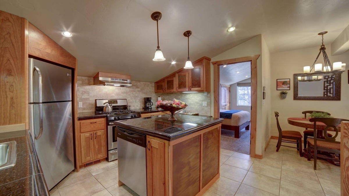 Moab House | In Town MOAB CONDO RETREAT-Su Casa inn Suite-CLEAN-SAFE-PRIVATE
