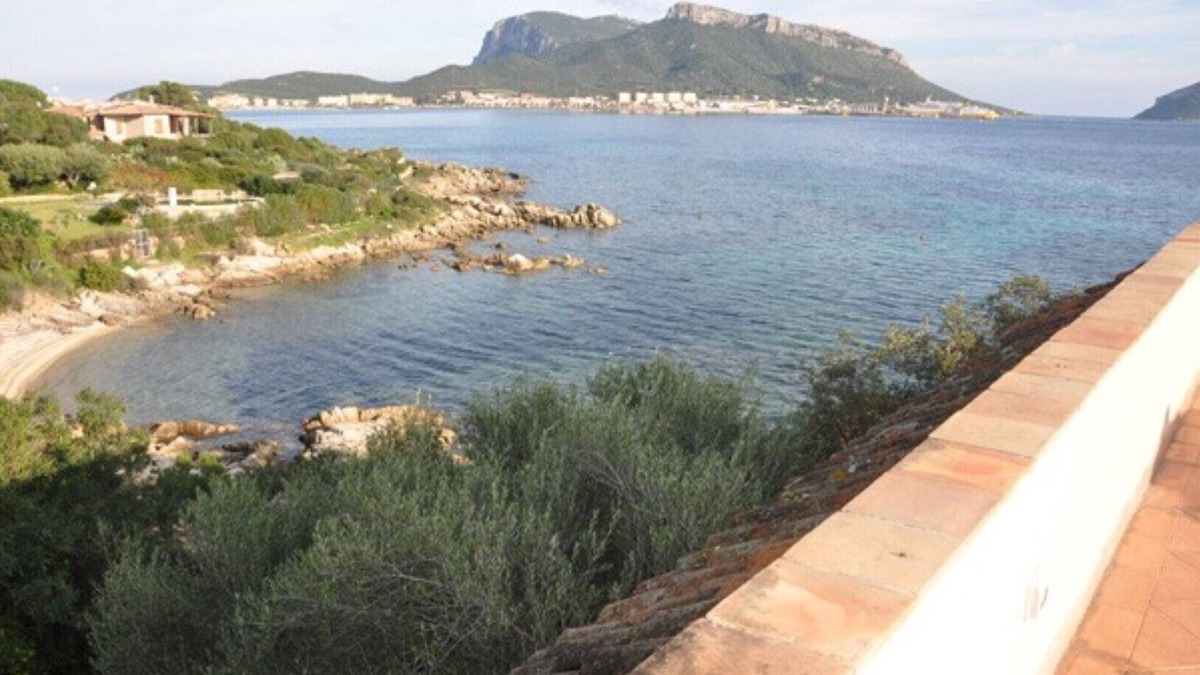 Baia Caddinas Apartment | in villa with garden on the sea apartment with sun terrace