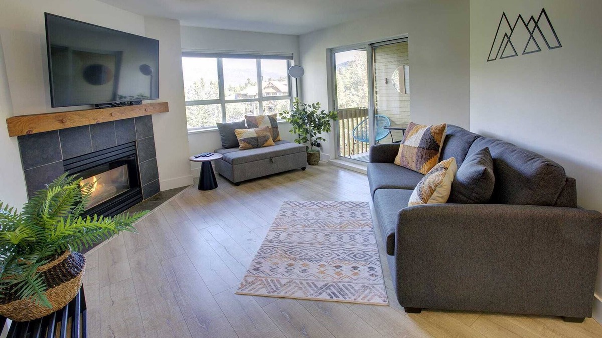 Whistler Cay Heights Apartment | In Whistler Village - Steps to the Gondola - Sleeps 5