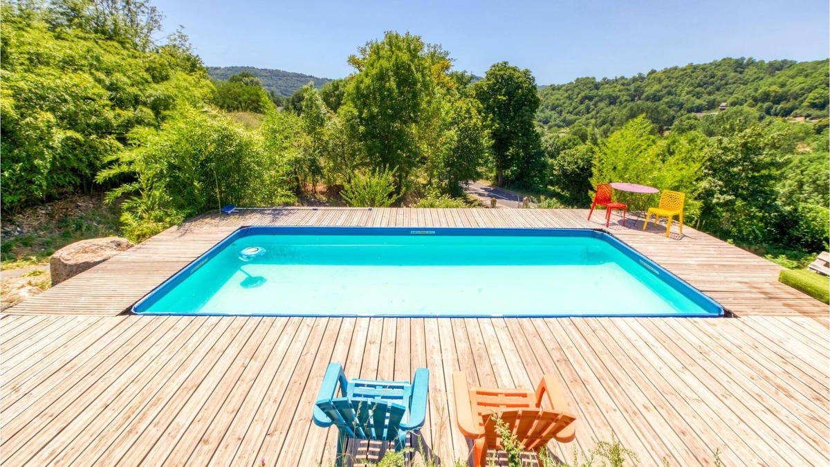 Saint-Laurent-d'Olt Apartment | In your great oasis of tranquility you will find the relaxation you desire and a breathtaking view o