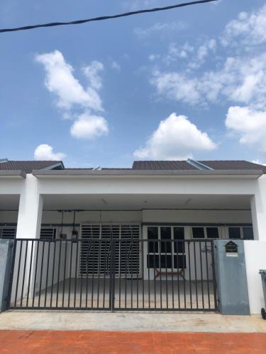 Padang Saujana House | Ina Homestay Jerantut