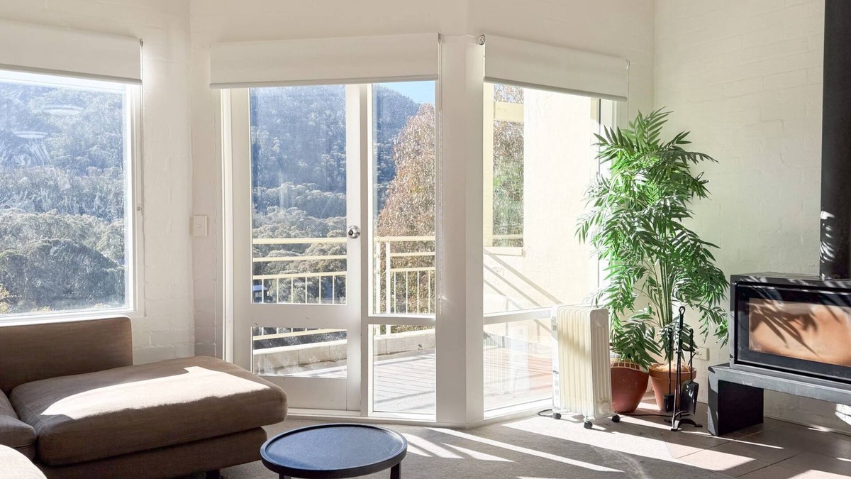 Thredbo Apartment | Inala 1 has two bedrooms plus a loft and fantastic views of the mountains.