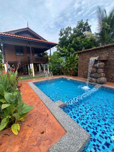 Kampung Nibung Ski Chalet | Inap Nekmi Kuala Terengganu With Pool