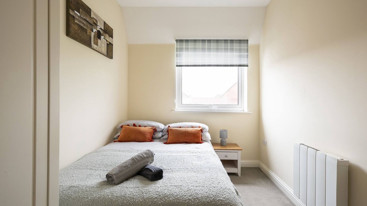 Aylesbury Apartment | Inaras place 2 bed deluxe with parking