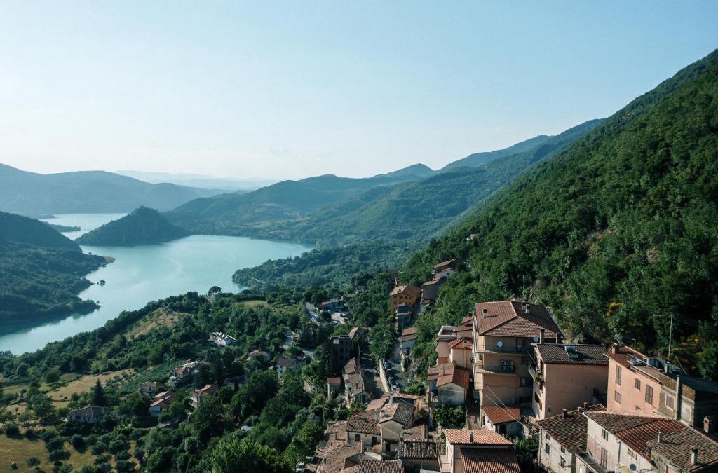 Ascrea Apartment | (Incanto sul Lago Turano) la vista panoramica più bella