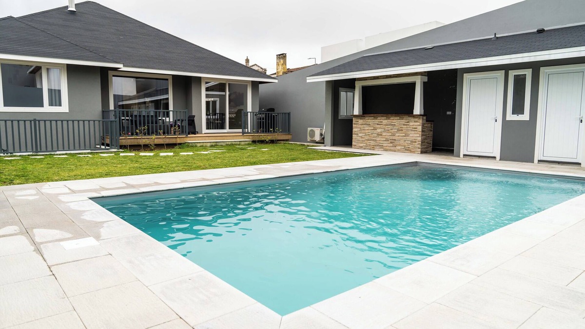 Vila Franca do Campo Apartment | Incense - Newly built house with beautiful backyard, pool and mountain/ocean view