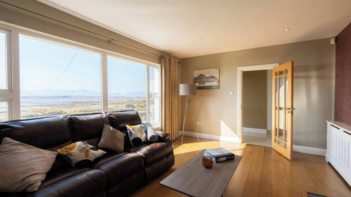 Inch House | Inch by the Sea - Sea Views