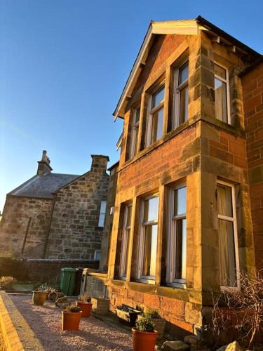 Burntisland House | Inchview Beachfront Oasis
