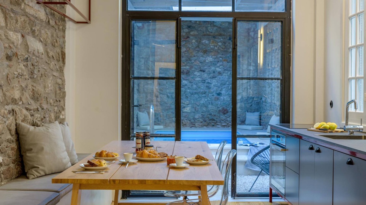 Plaka Apartment | Incomparable Plaka s Lux 2bdrm Apt w Pvt Heated Pool