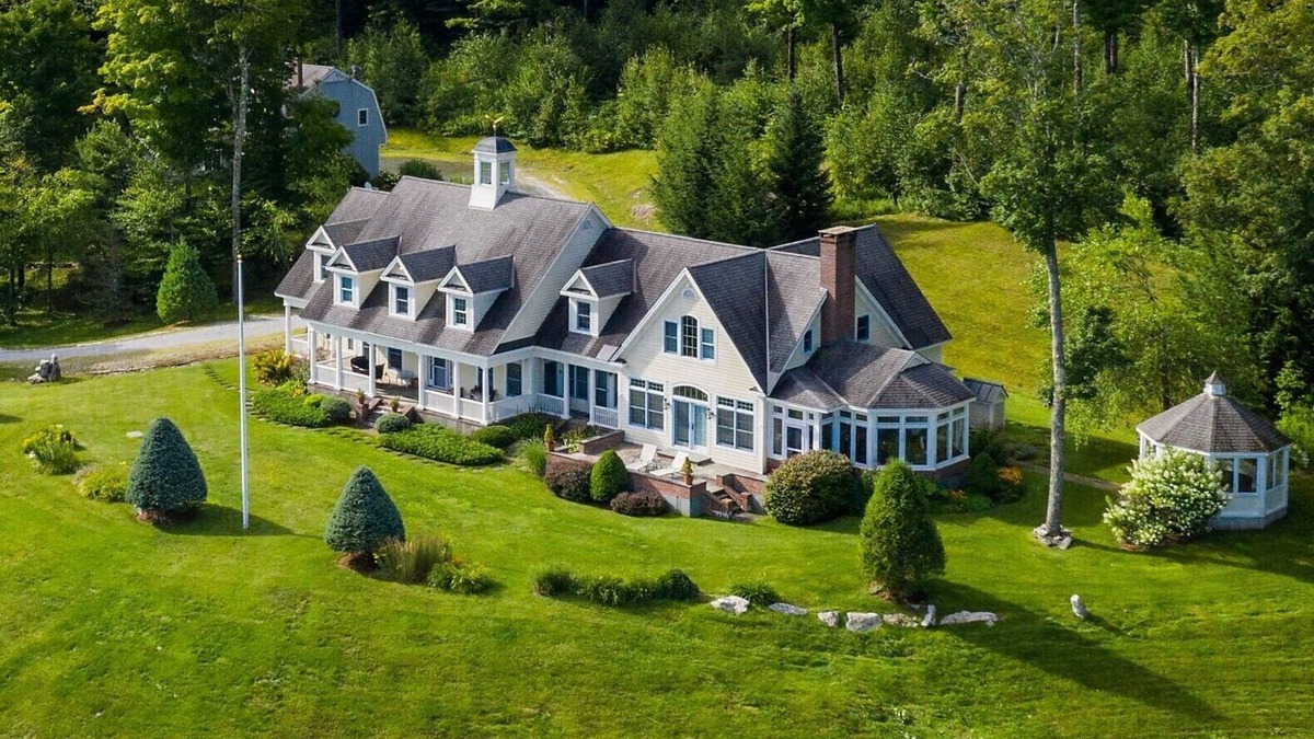 Stratton Mountain House | Incredible 40 Mile Views, Total Privacy, and only Minutes to Stratton.