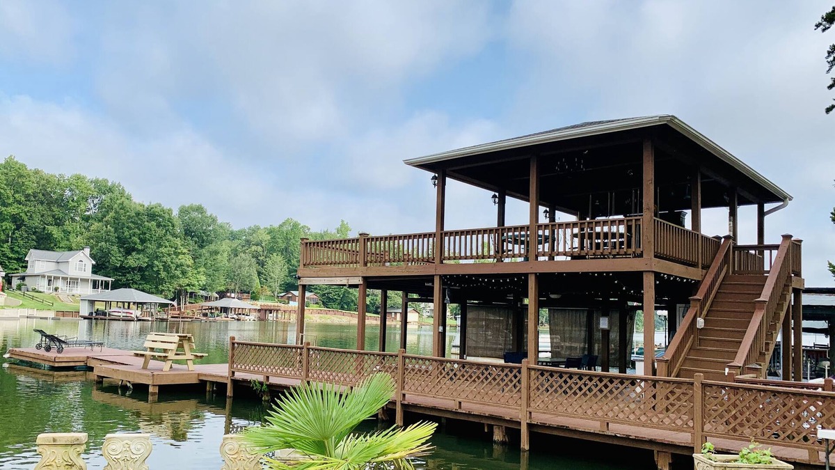 Fortson House | Incredible Lake Harding Waterfront home!