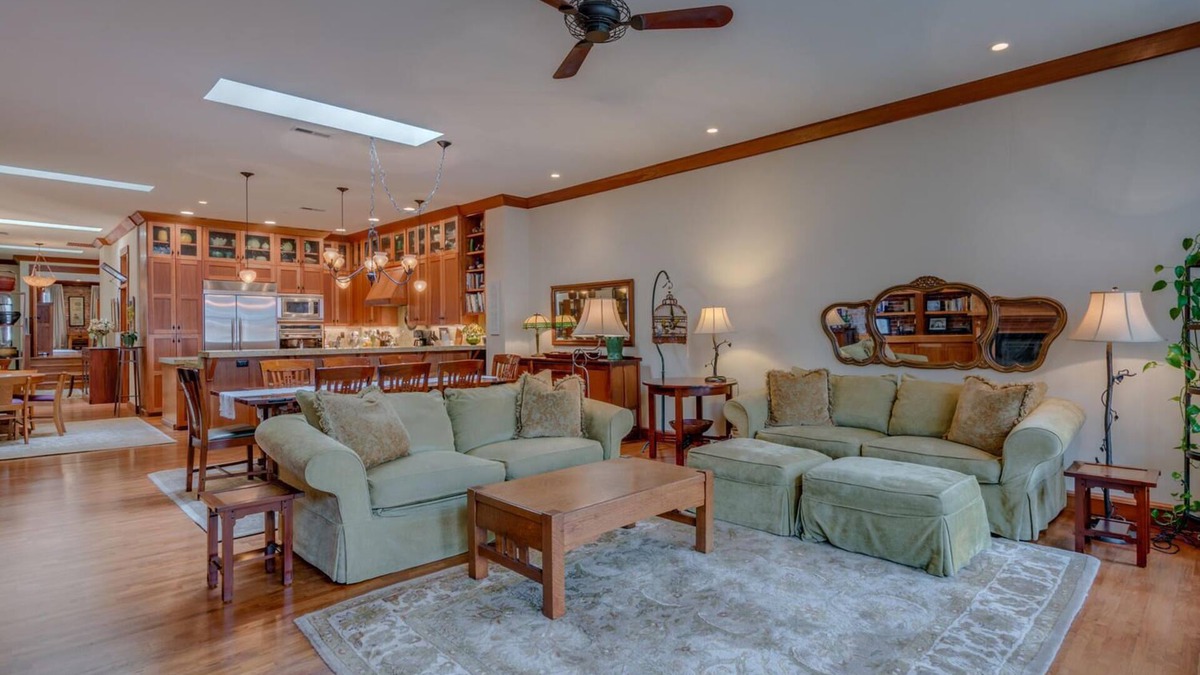 McMinnville Apartment | Incredible Luxury Loft in Historic Downtown McMinnville