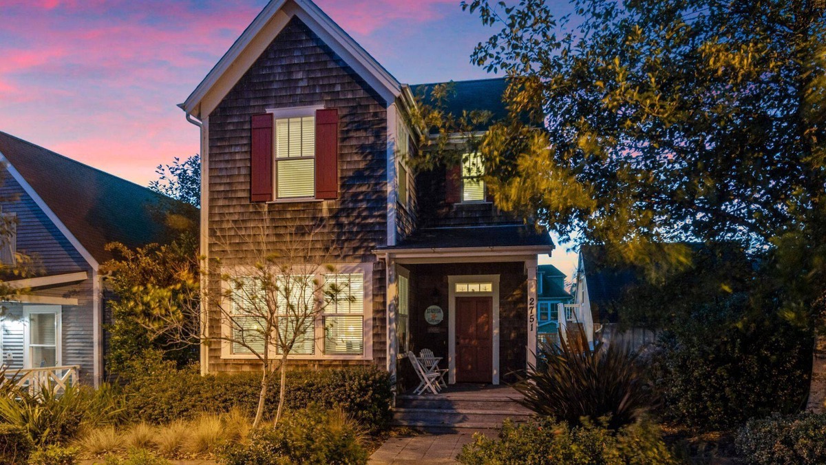 Nelscott House | Incredible Olivia Beach Escape, Sunken Hot Tub, Deck, BBQ, Next to Park, Short Walk to Beach