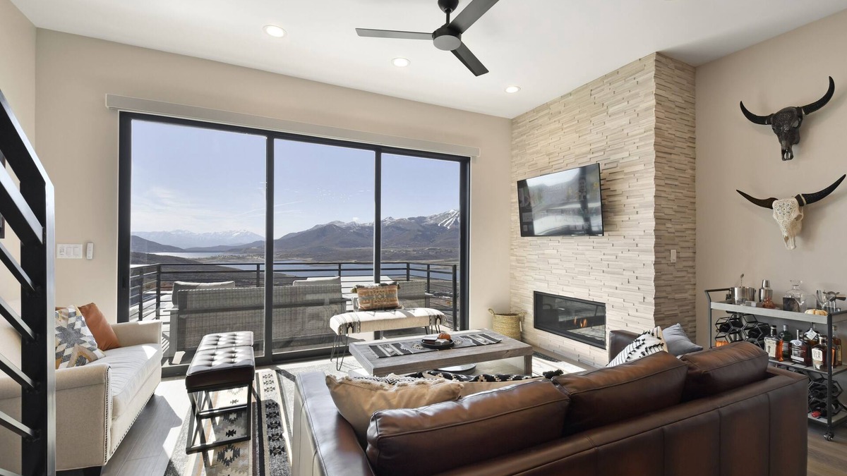 Kamas House | Incredible Views | 2 Kitchens | Garage | Lake Access