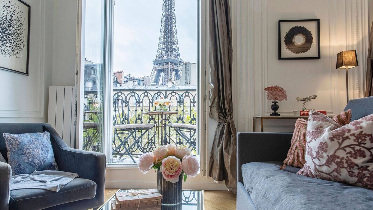 Quartier du Gros-Caillou Apartment | Incredibly Romantic Light Filled 1 Bed w/Balcony, Amazing Eiffel View