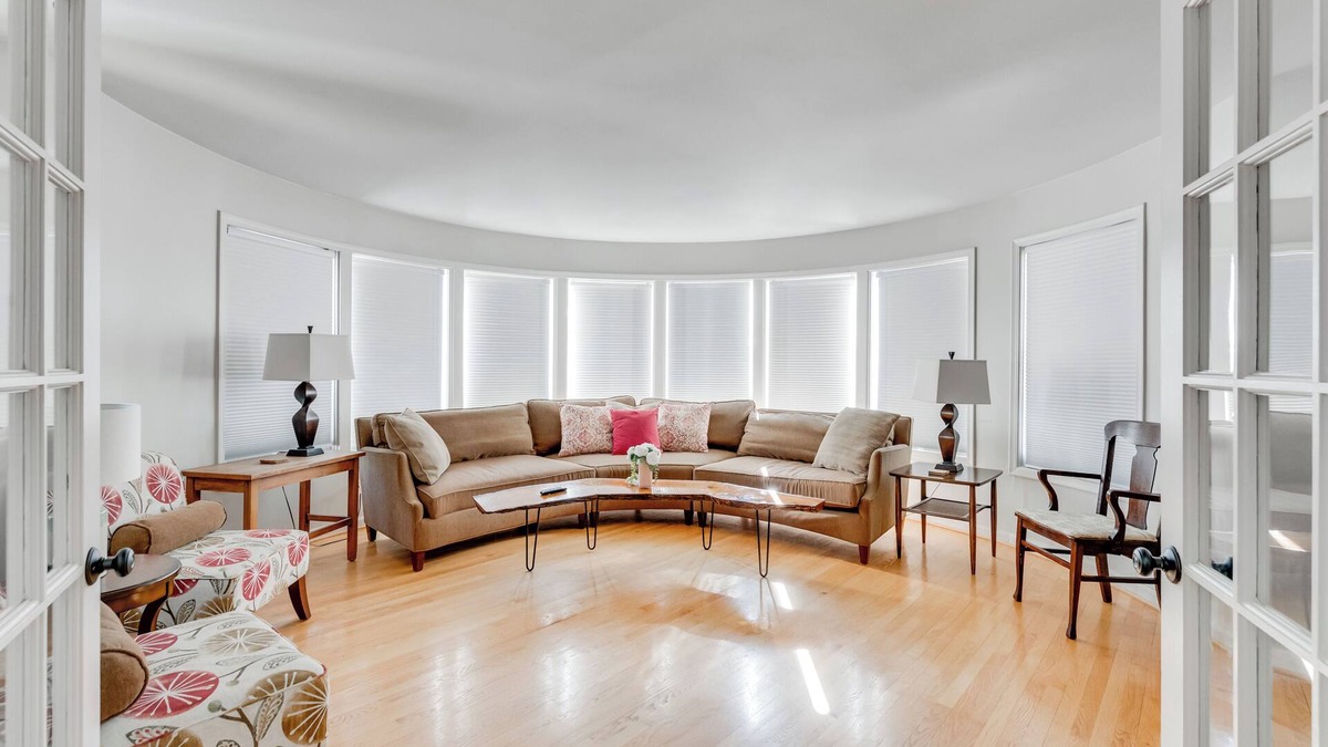 Lakeview House | Incredibly Spacious 4BR Getaway