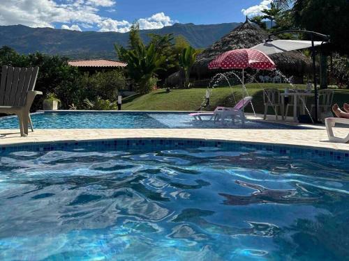 Tamesis House | increible casa de campo con piscina y jacuzzi!