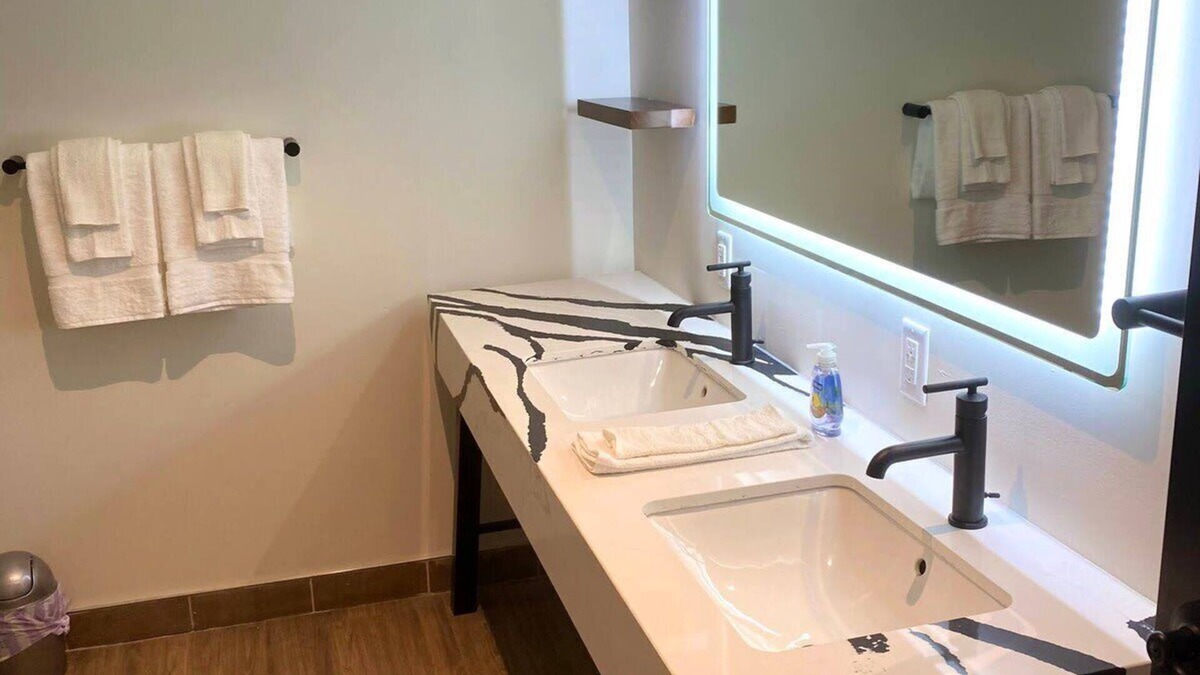 North Oakland Apartment | Ind Loft Children's Hospital Shadyside Oakland 4