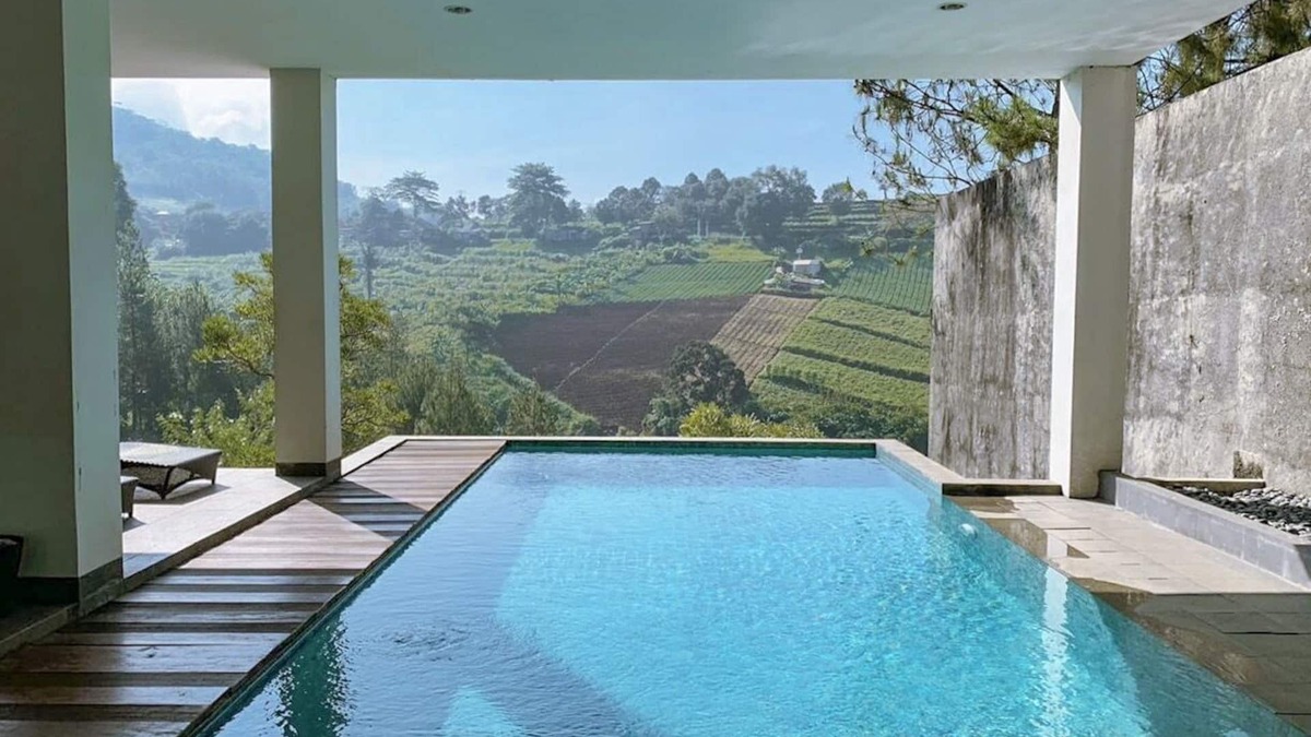 Bandung Villa | Indah 1 Golf Villa 4 bedroom with a private pool