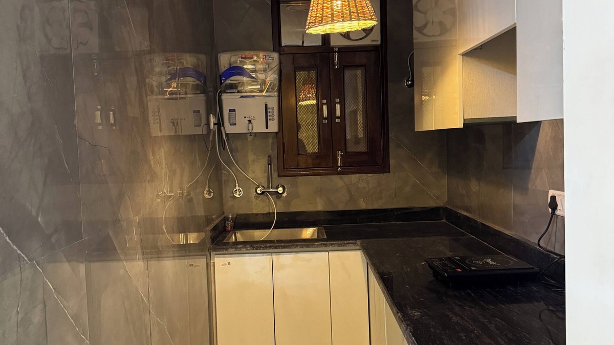 Sainik Farm Apartment | Indat