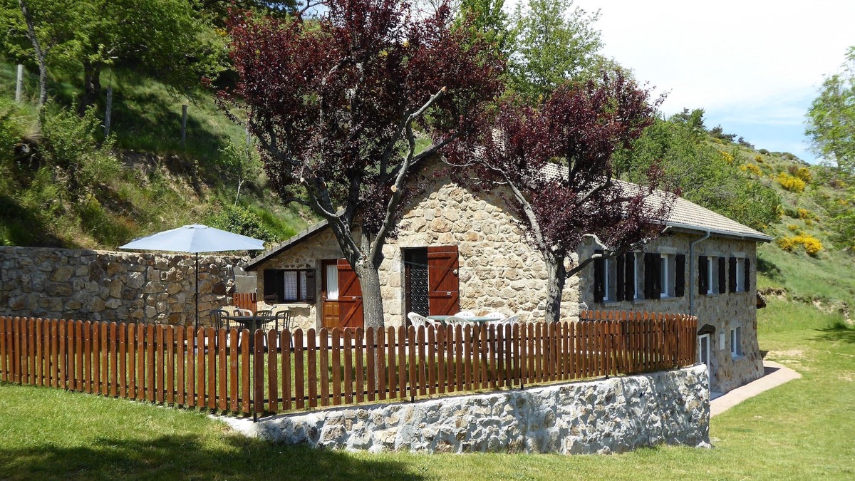 Saint-Jeure-d'Andaure Apartment | Independent, very comfortable quiet house near lake and forest