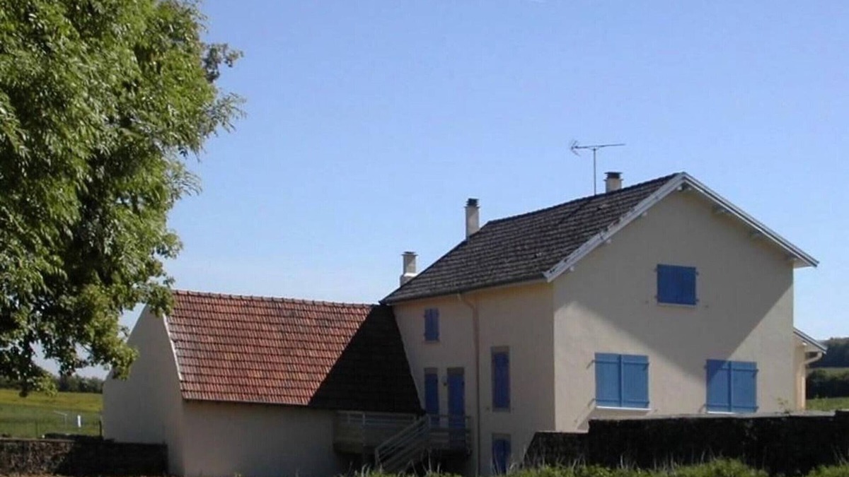 Breurey-les-Faverney Cottage | Independent house in old mill with pets allowed