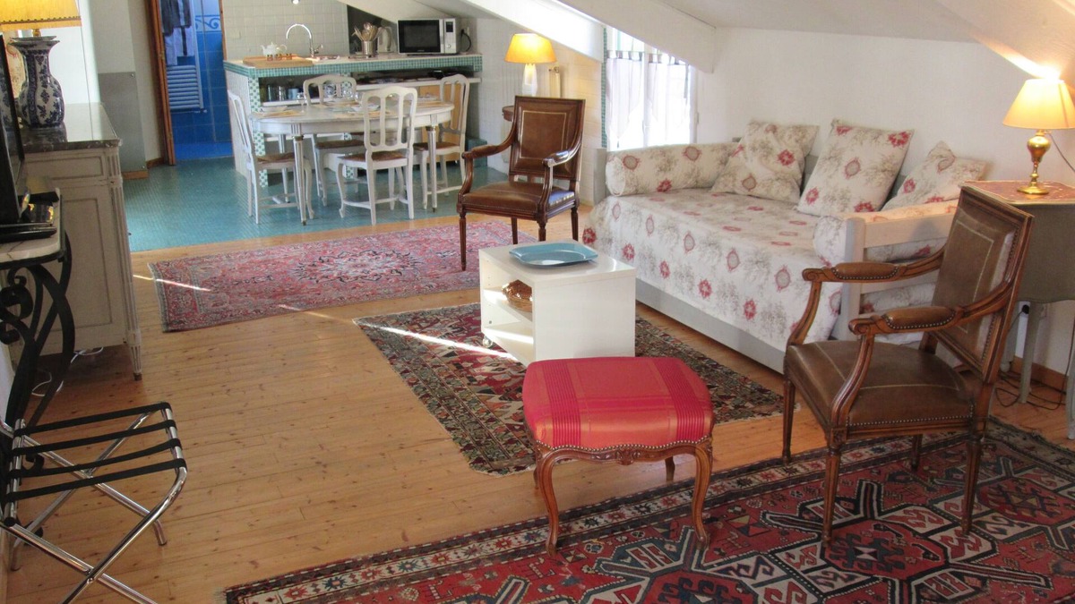 Maisons-Laffitte Apartment | Independent apartment 4 persons 20 mn center PARIS