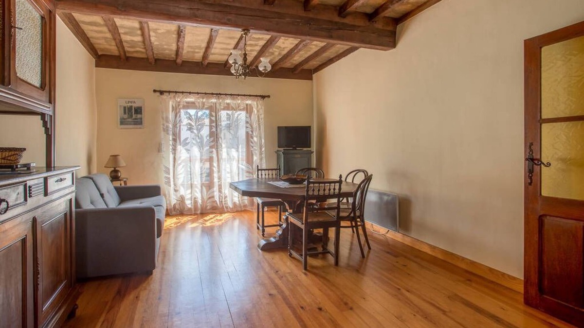 Mirepoix House | Independent apartment for 4 to 5 people, town center and very quiet.