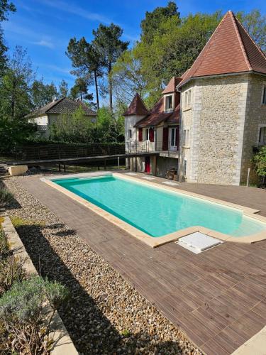 Chancelade Apartment | Independent apartment, quiet, forest and pool